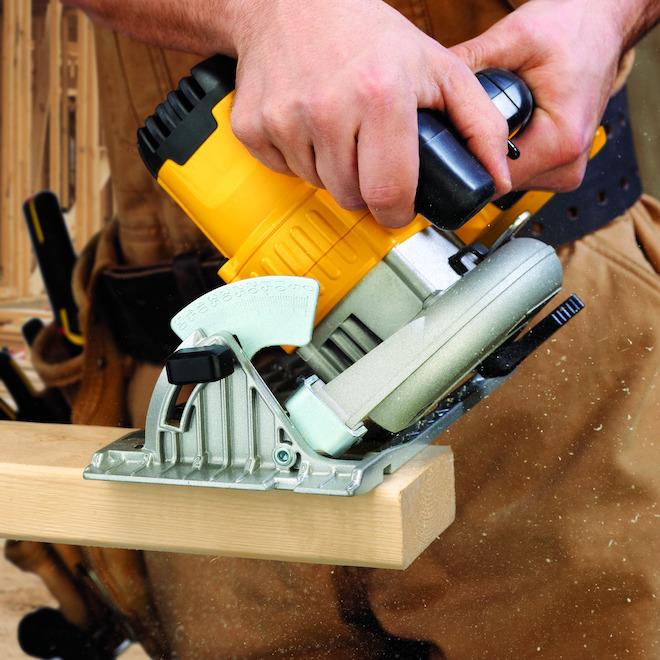DeWalt 20-Volt 6 1/2-in Cordless Circular Saw - 5150 RPM - 50° Bevel Capacity - Bare Tool (battery not included)