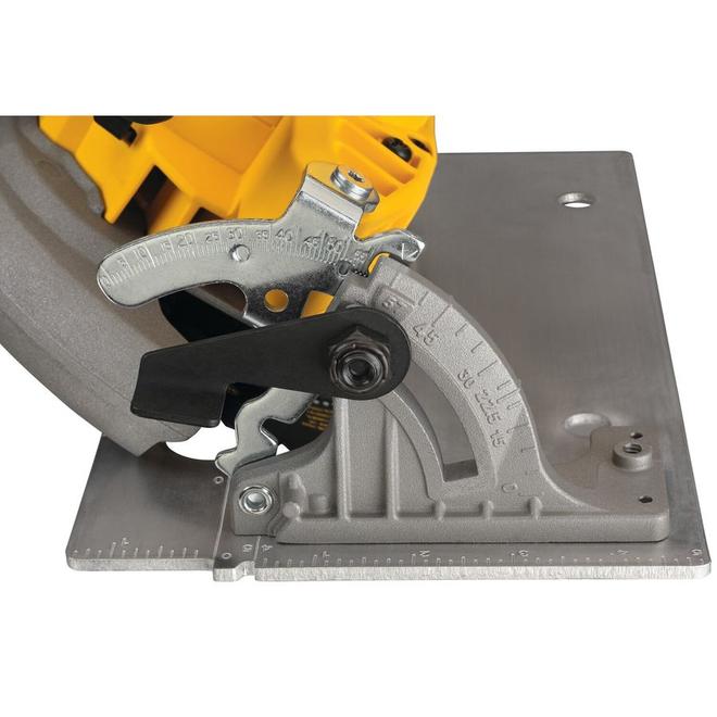DEWALT Cordless and Brushless 20 V MAX XR 7 1/4-in Circular Saw