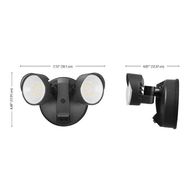 Globe Electric 22W LED Floodlight with 2 Lights 1400 lumens and Dusk-to-Dawn Function - Black