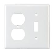 Plaque murale combinée Eaton pour prise double et interrupteur, lisse, plastique blanc, 4 1/2 po l. x 4 1/2 po H.