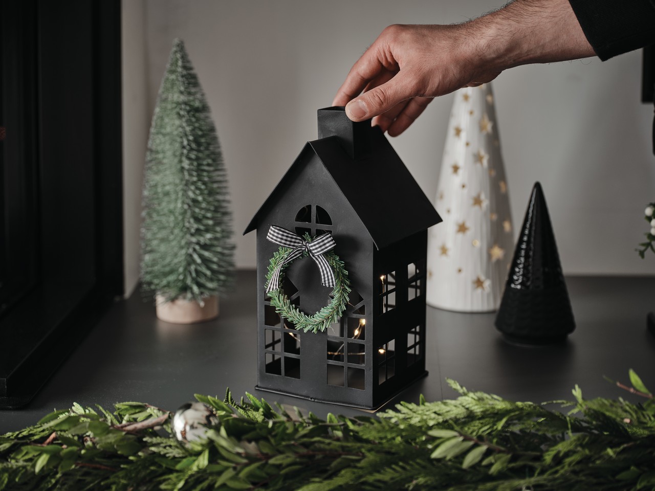 Holiday Living Christmas LED Black Metal House 10, 04-in