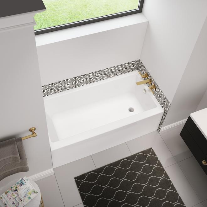 MAAX Bosca 20 x 30 x 60-in Righthand Drain White Acrylic Bathtub