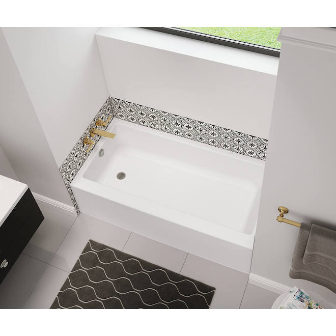 MAAX Bosca 16 x 30 x 60-in White Acrylic Bathtub - Left Drain