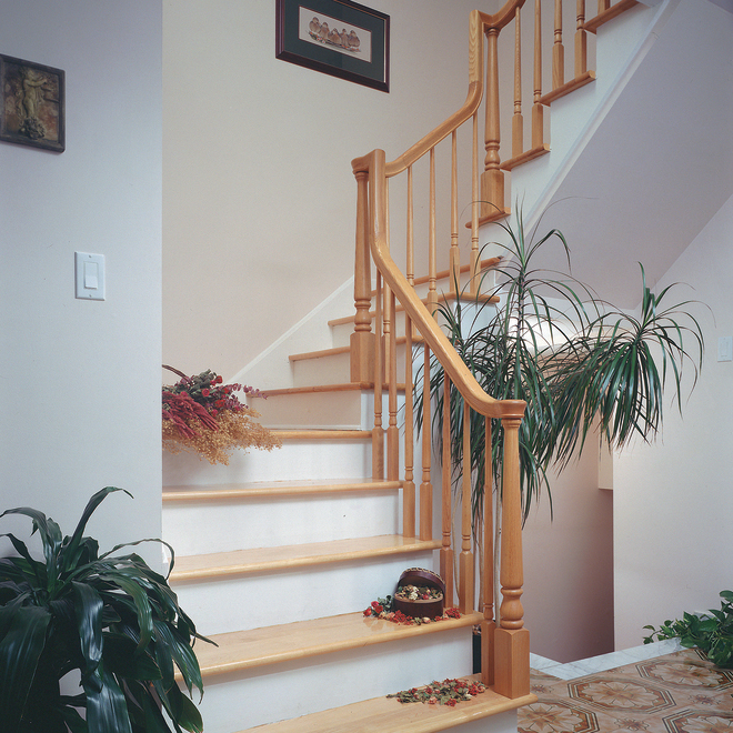 Colonial Elegance Stair Nosing - Oak - Natural - 72-in L x 4 1/4-in W x 3/4-in T