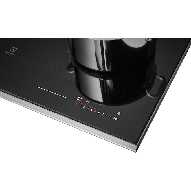 Electrolux 30-in 4-Element Electric Induction Cooktop - Black