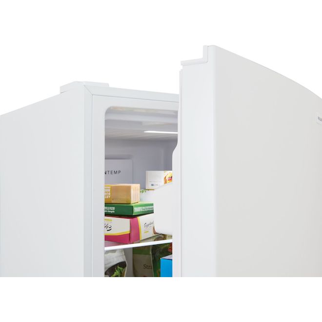 Frigidaire Garage-Ready Refrigerator 16-ft³ 27.75-in with EvenTemp System - White