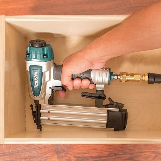 Makita 2-HP Air Compressor and Brad Nailer Kit - Electric - 2.6-gal. - Teal