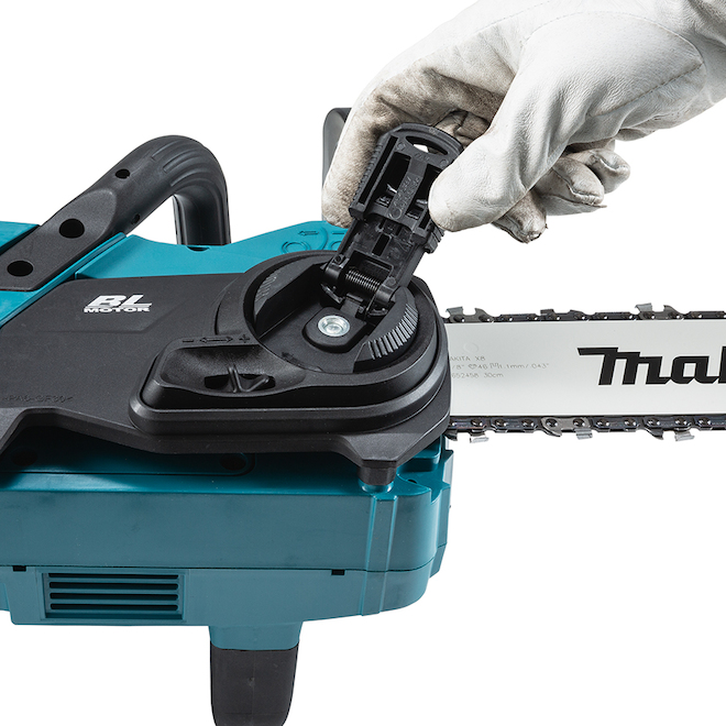Makita Brushless Cordless Electric 16-in Chainsaw with 18V Li-Ion Battery and Charger