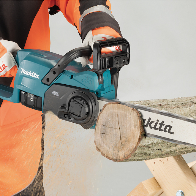 Makita Brushless Cordless Electric 16-in Chainsaw with 18V Li-Ion Battery and Charger