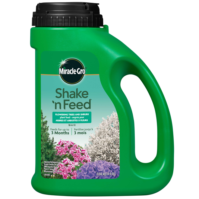 Engrais Shake 'n Feed Miracle-Gro pour arbres et arbustes à fleurs, 2,04 kg