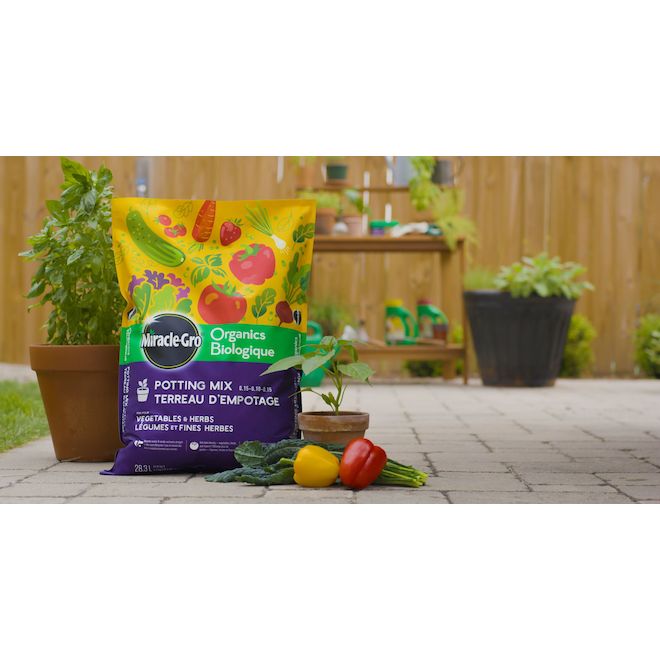 Miracle-Gro Organics 0.12-0.07-0.12 Potting Mix - 25-L
