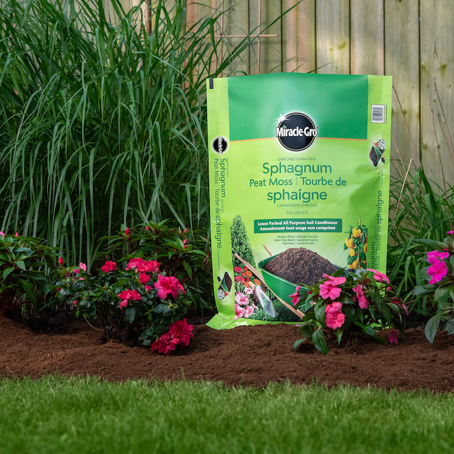 MiracleGro Sphagnum Peat Moss Enriched Canadian - 50-L