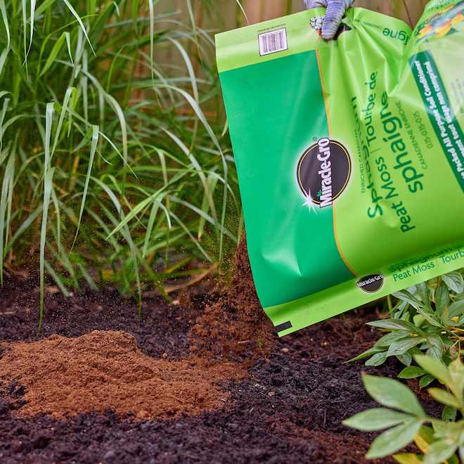 MiracleGro Sphagnum Peat Moss Enriched Canadian - 50-L