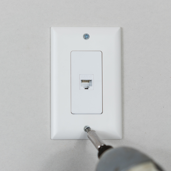 On-Q Blank Insert Wall Jack 1-Port White