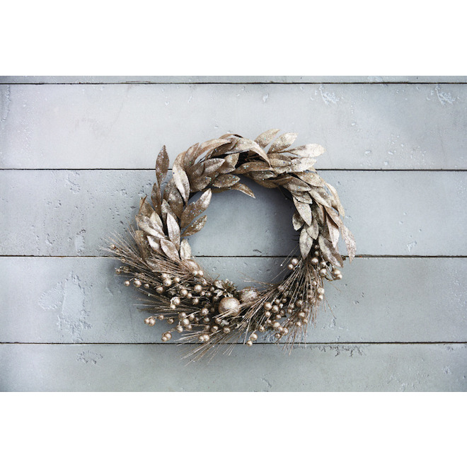 Holiday Living Wreath with Berries and Leaves - Chill Factor - 22-in - Gold