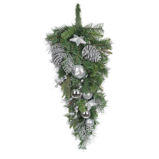 CELEBRATIONS BY L&CO 28-in Indoor Green and Silver Artificial Christmas Teardrop Wreath