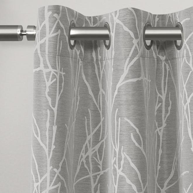 Panneau de rideau assombrissant Finesse jacquard gris colombe, 54 po x 96 po