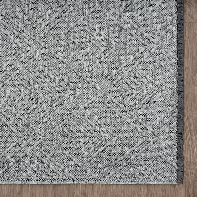 Elle Decor Chevron Area Rug of 4 ft 11 x 7 ft 2 - Silver