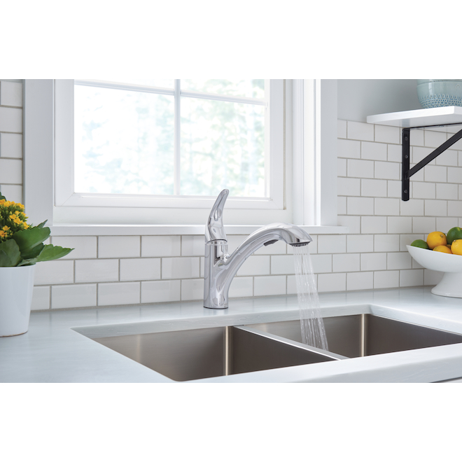 Moen Medina Polished Chrome 1 Handle Deck-Mount Pull-Out Kitchen Faucet