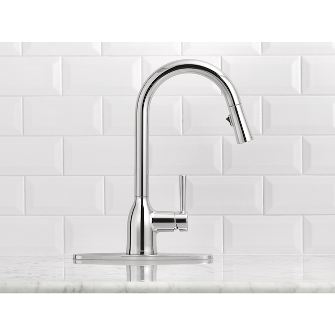 Moen Adler Chrome 1-Handle Deck-Mount Pull-Down Kitchen Faucet