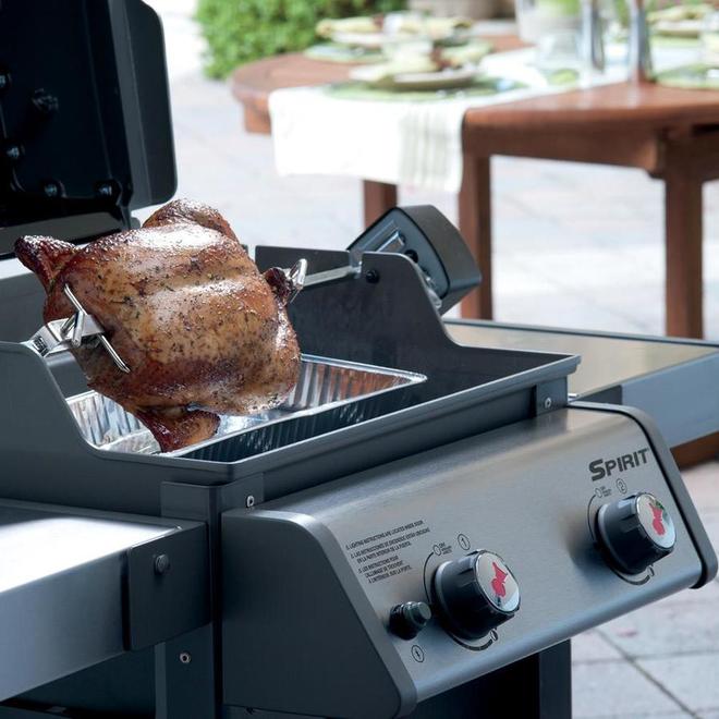 Weber Spirit E-210 Black Porcelain Enamel 2-Burner Liquid