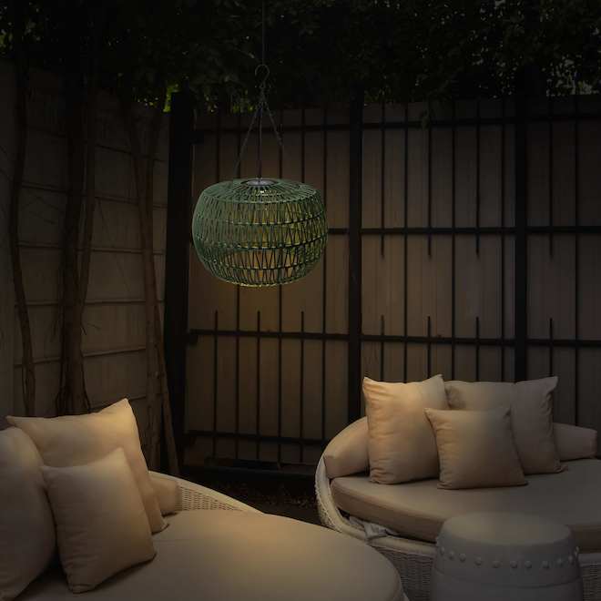 Landon & Co. Hanging Solar Lamp Cordless LED in Rattan-Style - Green