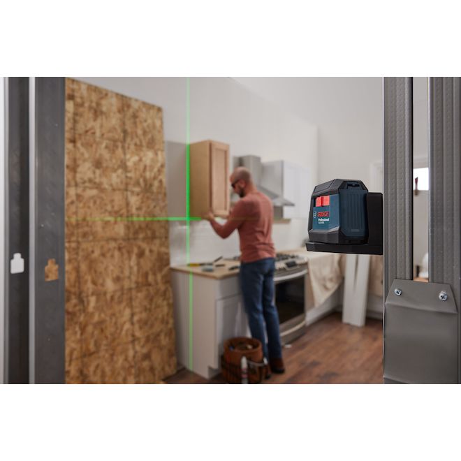 Bosch VisiMax Self-Leveling Cross-Line Laser with Support Green Beam 50-ft
