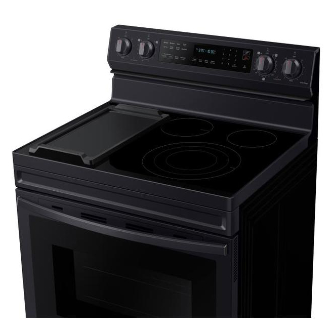 Cuisinière à convection véritable Samsung autoportante friture à air WI-FI 6,3 pi³ acier inoxydable noir