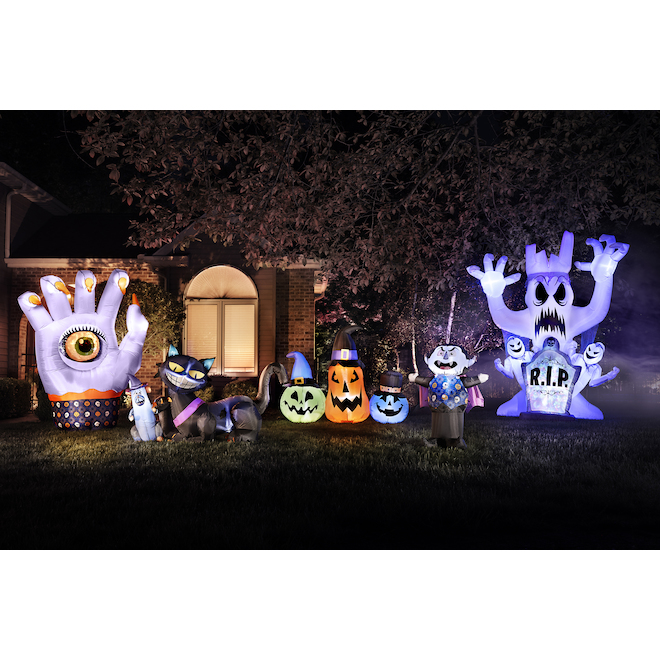 Fall Airblown Inflatable GEMMY Airblown Inflatable Pumpkin Trio - 4.8-ft x 6-ft 227145 | RONA