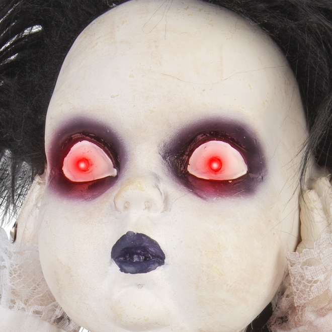 Décoration d'Halloween de poupée effrayante Holiday Living, animé et  illuminé avec lumières rouges DEL 229256