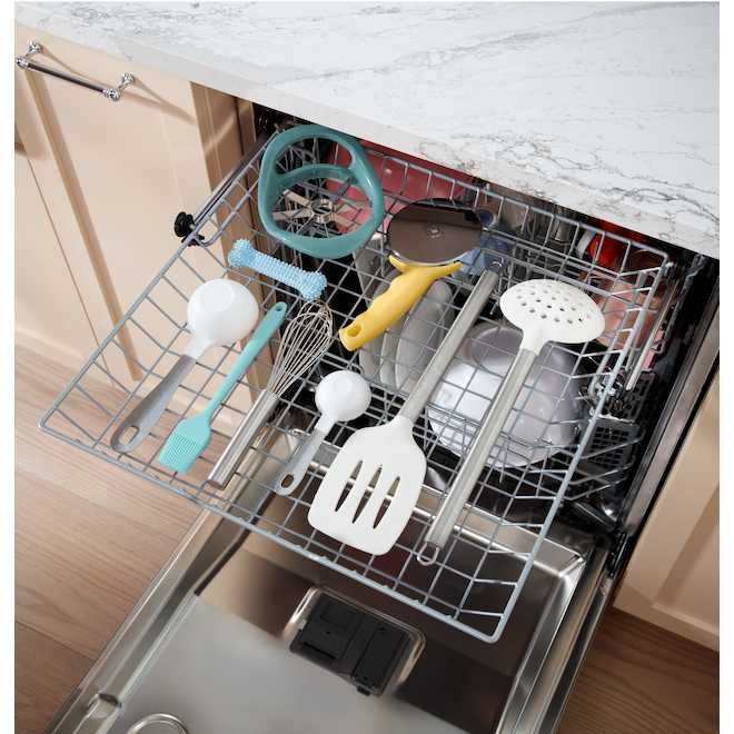 GE 600 Series 3-Level 47-dB Front Controls 24-In Built-In Dishwasher Two-Tone Grey ENERGY STAR®