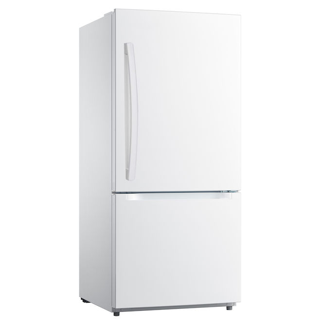 Moffat 18-ft³ Standard-Depth Bottom-Freezer Refrigerator White ENERGY STAR®