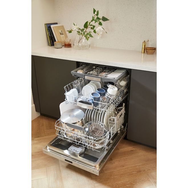 Bosch 800 Series 42 dB Black Stainless Steel 3 Rack Smart Built In Dishwasher Leak Protection