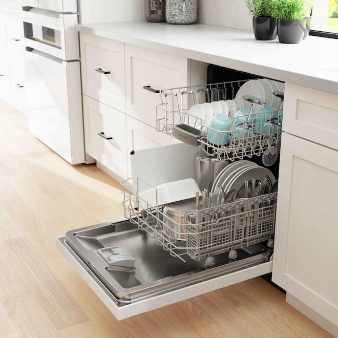 Bosch 100-Series Built-In Smart Dishwasher 48 dB 24-in - White