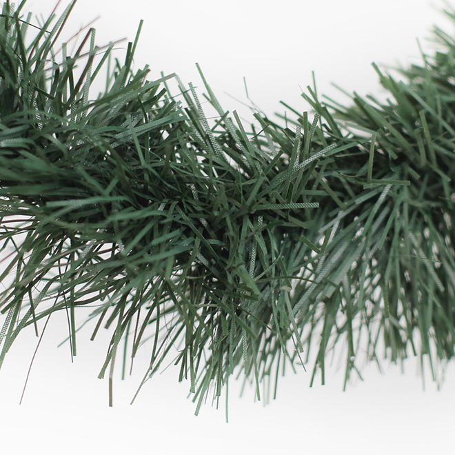 Holiday Living Soft Pine Garland Indoor and Outdoor Green 100-ft