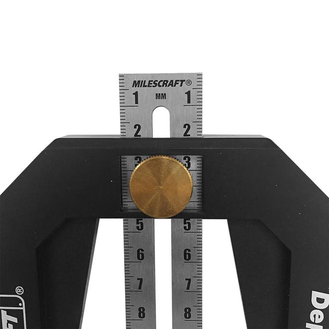 Router bit on sale depth gauge