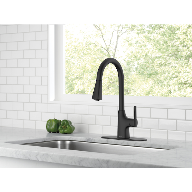 Delta 1-Handle Matte Black Pull-Down Kitchen Faucet with Single Handle  981LF-BL