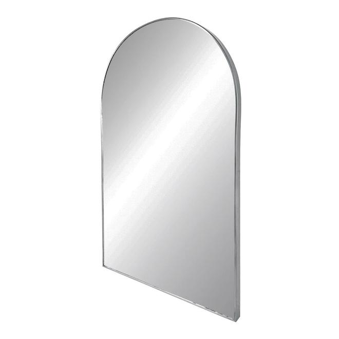 Mirroir décoratif arqué Emerson au contour métallique chromé 22 po x 38 po