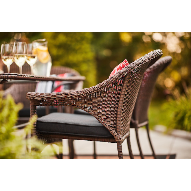 Chaise de patio empilable Spruce Hills de Bazik osier brun