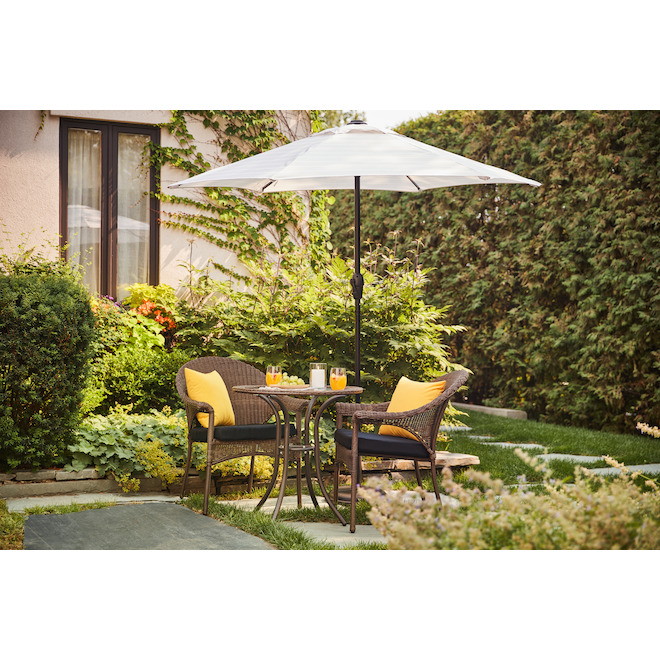 Table bistro ronde pour patio Style Selections Spruce Hills brune de  28 3/16 po en acier et en verre trempé