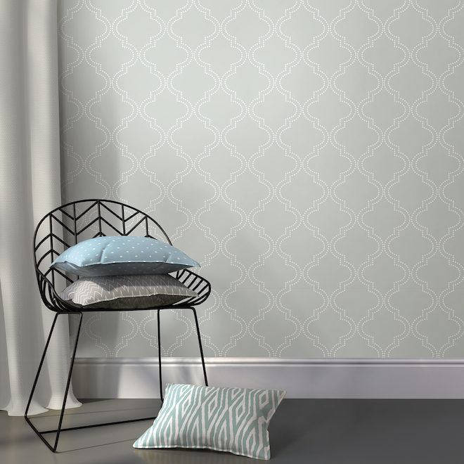 Wallpaper - Quatrefoil - 20.5" x 18' - Grey