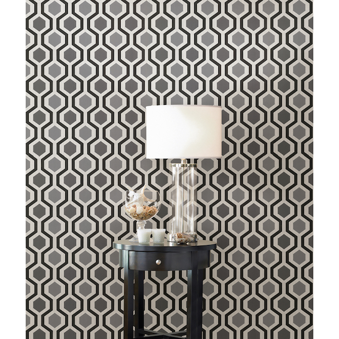 Wallpaper - Geometrical Pattern - 20.5" x 33' -Black/White