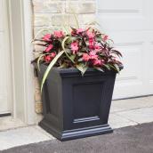 Mayne Fairfield - 16-in x 16-in Black - Polyethylene - Self-Watering Planter