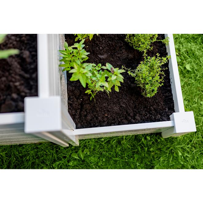 Bac de jardinage Vita en plastique de 48 po x 48 po x 11 po