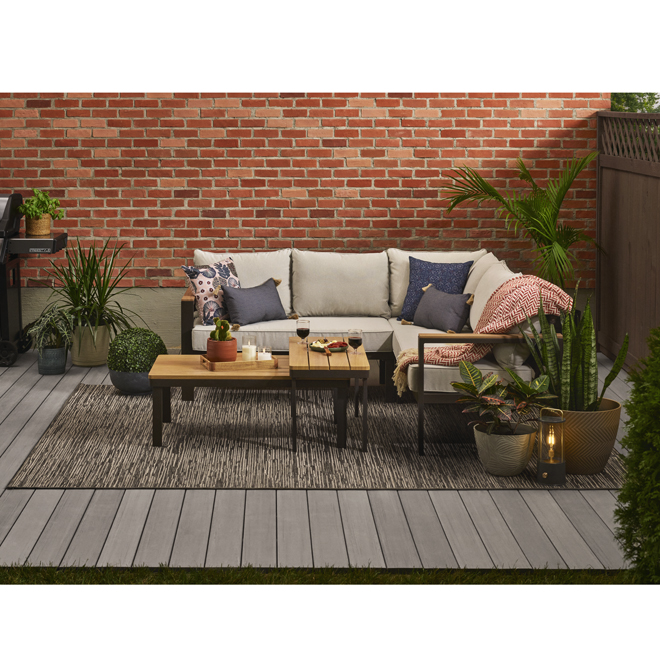 Landon & Co. Grey Stripped Polypropylen 6 x 9-ft Patio Area Rug