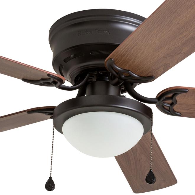 Ventilateur de plafond Armitage de Harbor Breeze 52 po bronze avec éclairage, 5 pales réversibles