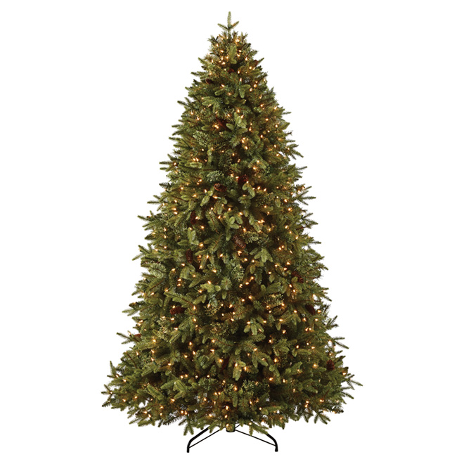 Pre-Lit Hayden Christmas Tree - 7'5 - 900 Lights
