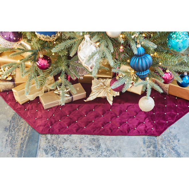 Holiday Living 48-in Red and Gold Flannel Christmas Tree Skirt