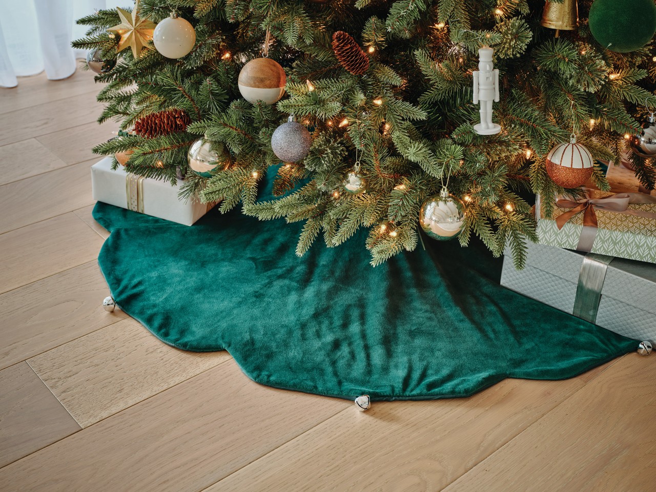 Green holiday skirt hotsell