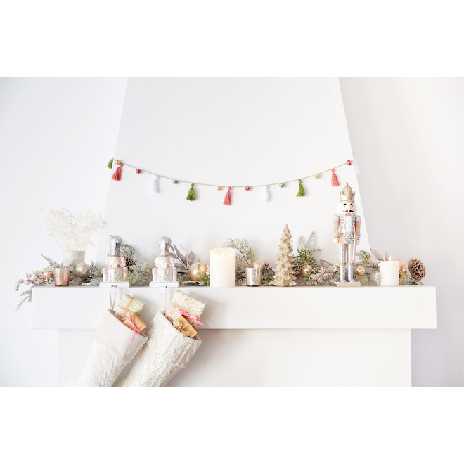 CELEBRATIONS BY L&CO Christmas Garland Pine and Ornament 6-ft